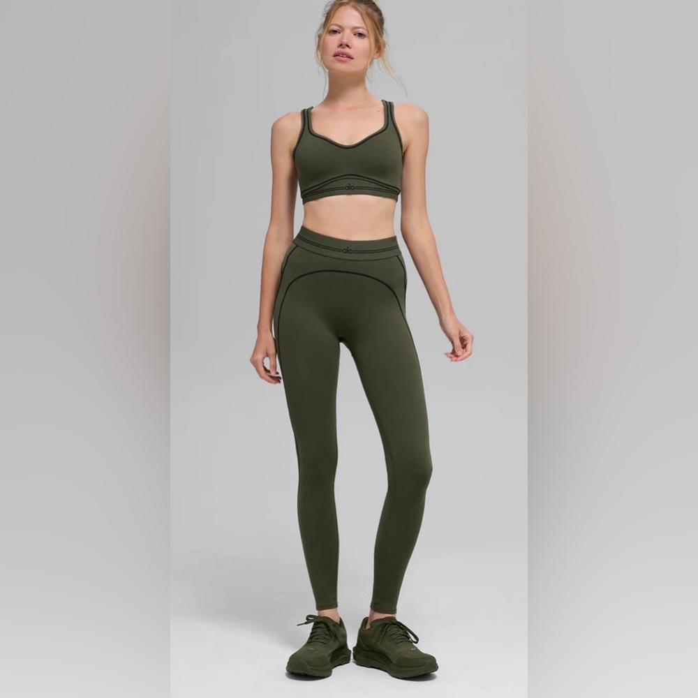 ALO YOGA Airbrush High-Waist Heart Throb Legging & Bra Set Green Olive S
